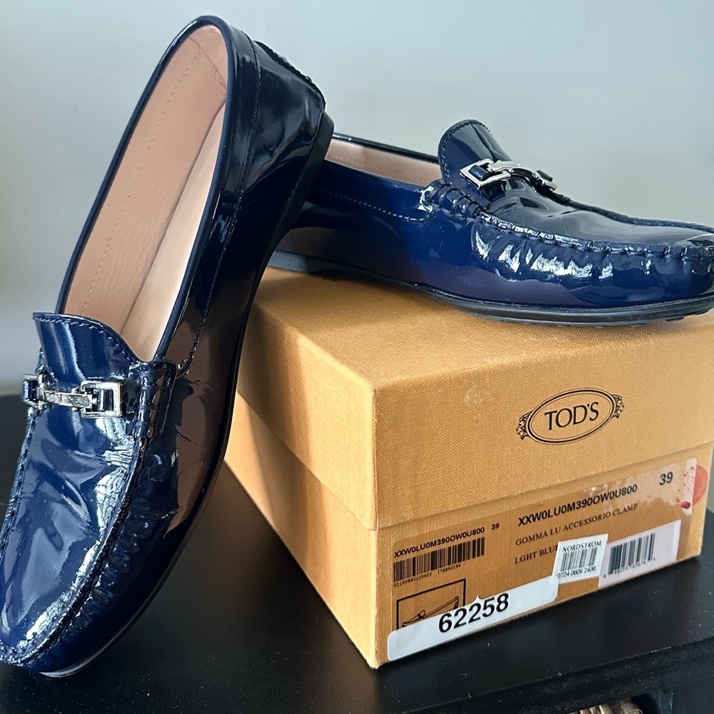 TOD’S Gommino Patent Leather Loafers Navy Blue Size 39 - Excellent Condition box - Picture 11 of 11